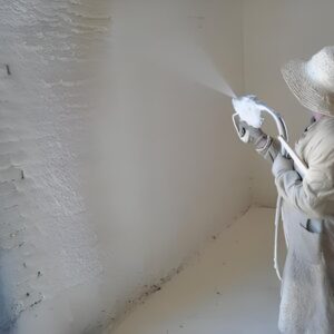 Environmentally friendly polyurethane low temperature spray rigid foam combination material